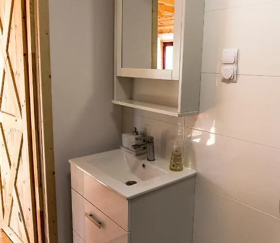 Na Krzywej Lace 롯지