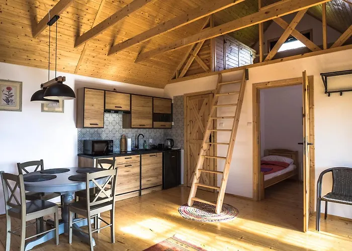 Na Krzywej Lace 롯지